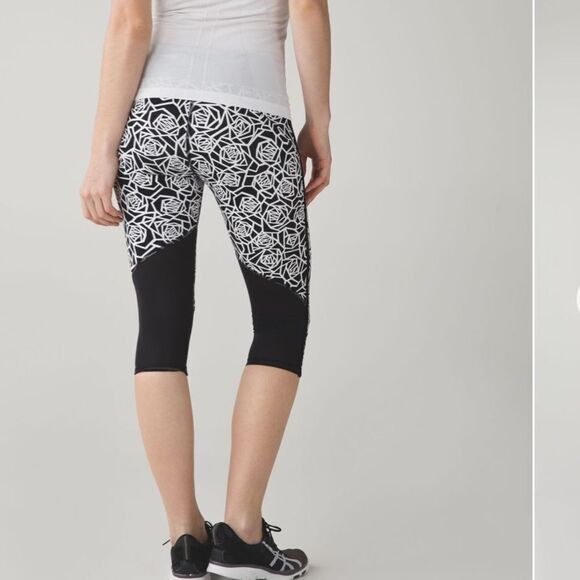 Lululemon Real Quick Crop *Full-On Luxtreme
Posey Black White / Black - Picture 3 of 14